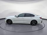 BMW 320i M Sport Navi Tempom.aktiv Glasdach HiFi - Benzin Gebrauchtwagen