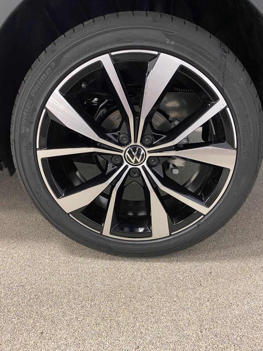 Fahrzeugabbildung Volkswagen Taigo 1.5 TSI OPF DSG R-Line+ MATRIX LED+ACC+18"