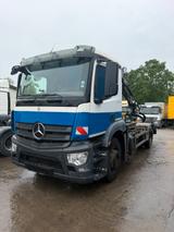 Mercedes-Benz 1824 Antos mit Kran, Greifzange, - Autotransporter