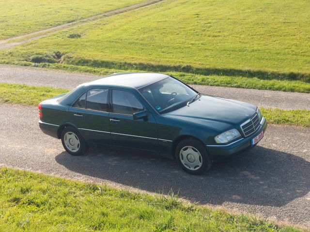 Mercedes-Benz C 180 elegance Klima 4x el,FH.Grünmetallic