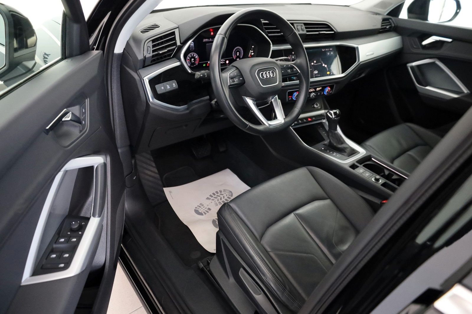 Fahrzeugabbildung Audi Q3 Sportback 35 TFSI,Leder,Navi,LED,SH,Kamera
