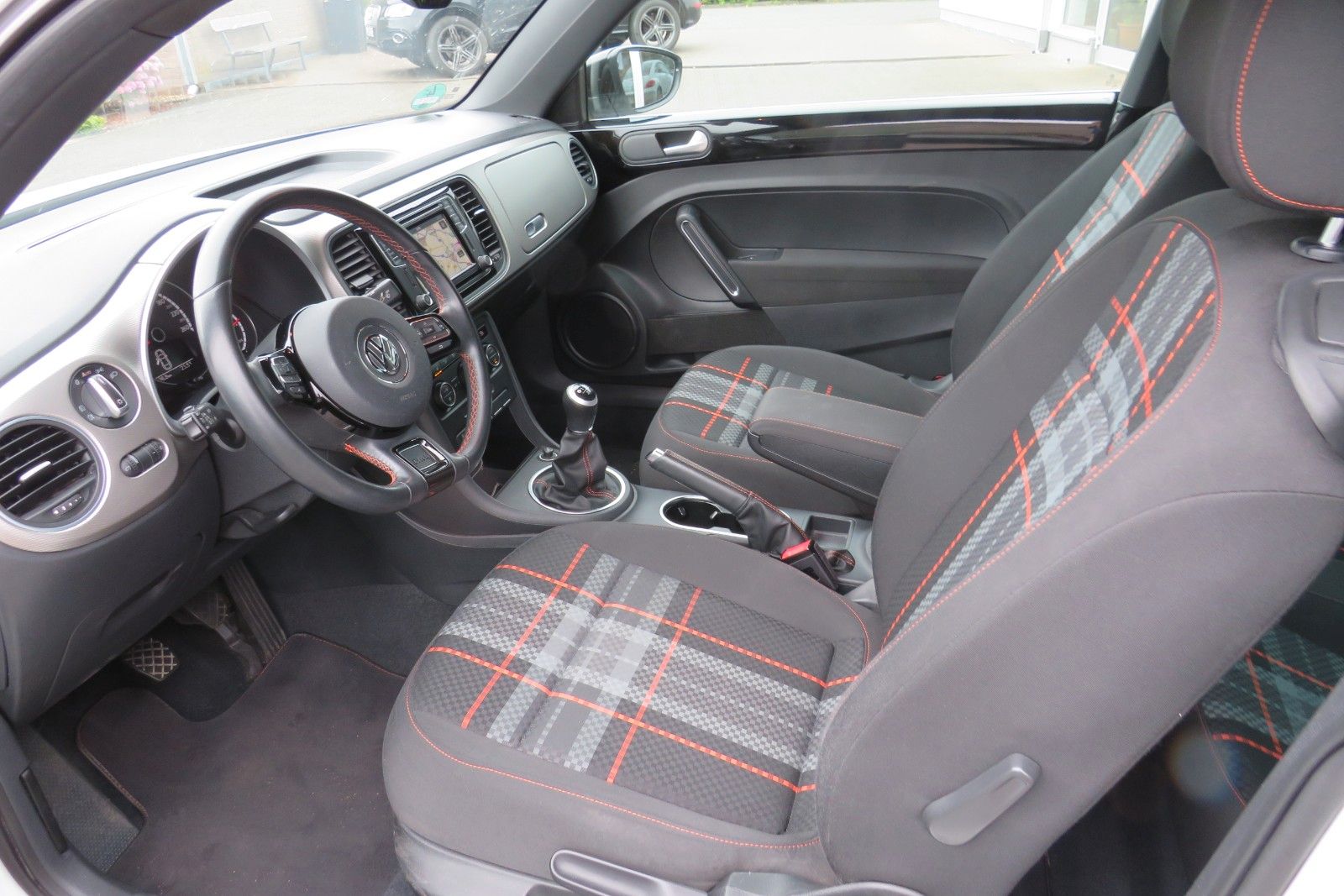 Fahrzeugabbildung Volkswagen Beetle Lim. Club XENON NAVI APP-CONNECT PDC 18`