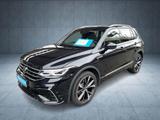 Volkswagen Tiguan 2.0 TSI DSG 4Motion R-Line Navi AHK Pano - Volkswagen Gebrauchtwagen in Düsseldorf