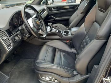 Porsche Cayenne - 9