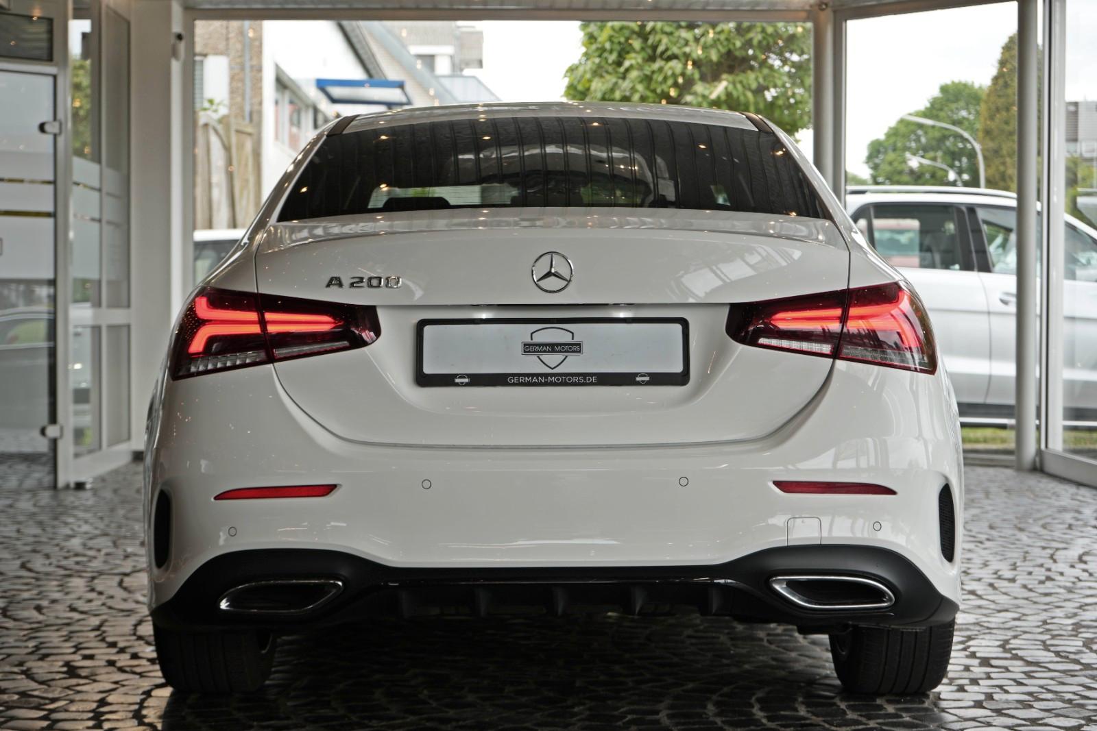 Mercedes-Benz A-Class 7G-DCT Limousine AMG-LINE & NIGHT-PAKET, миниатюра 5