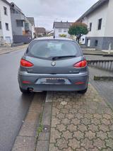 Alfa Romeo 147 1.6 - Alfa Romeo 147 aus 2001