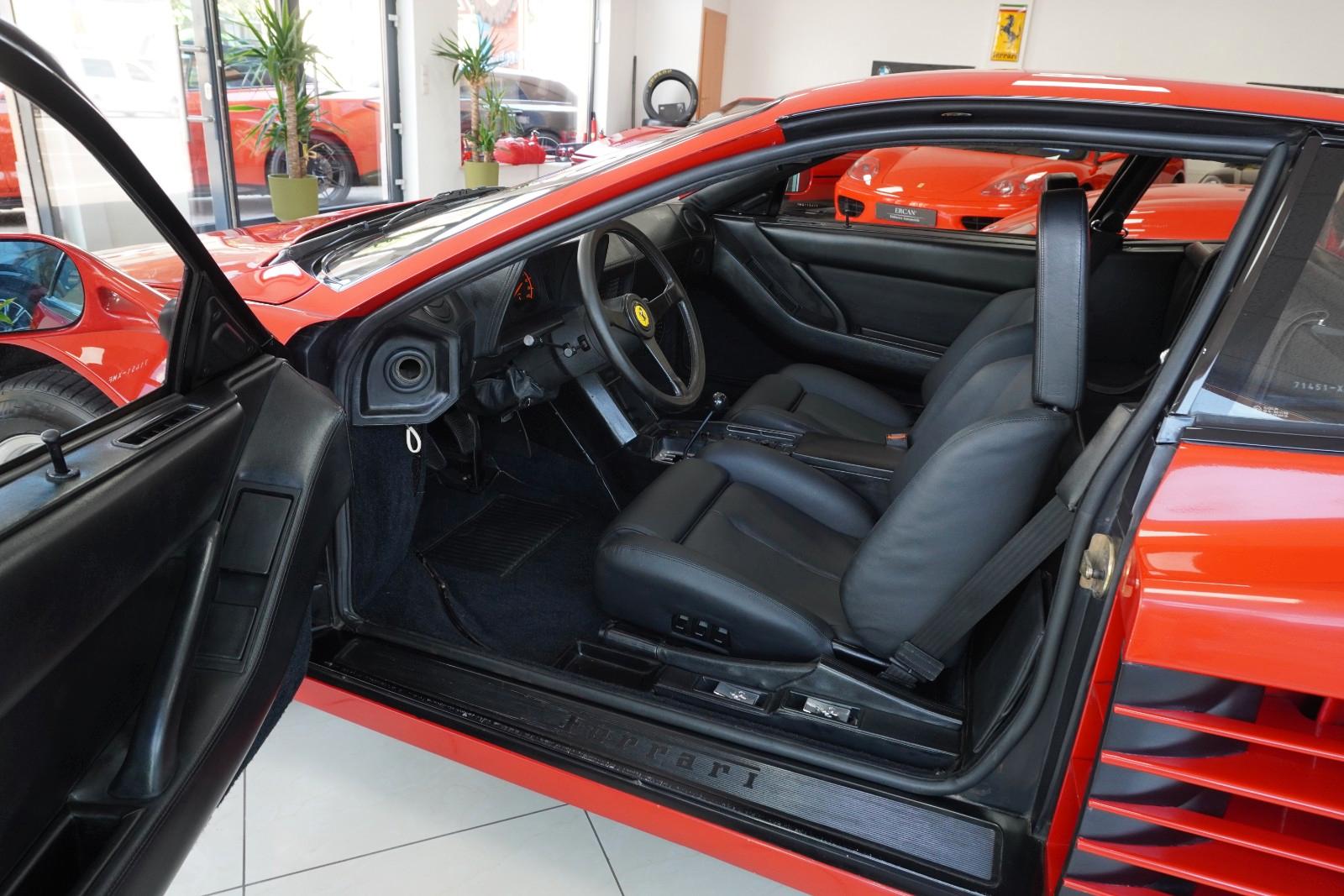 FERRARI TESTAROSSA
