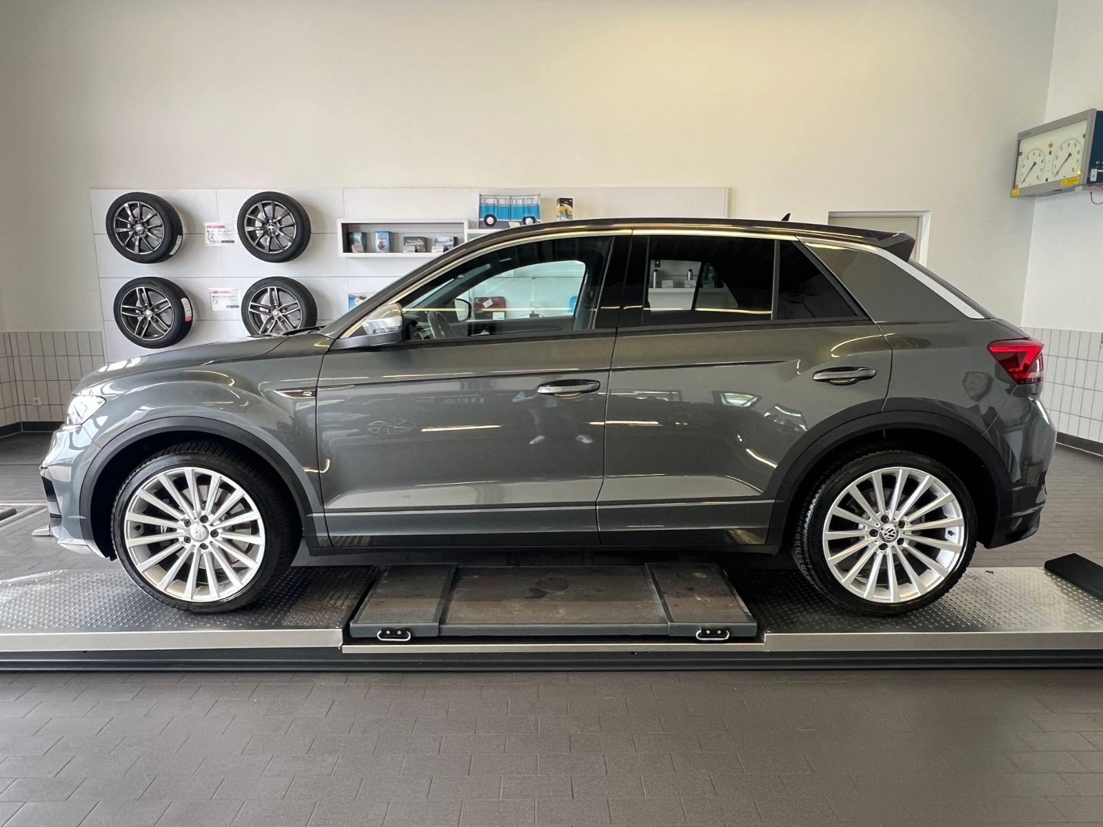 Fahrzeugabbildung Volkswagen T-Roc R 2.0 TSI DSG 4MOTION *Garantie, LED, Kame