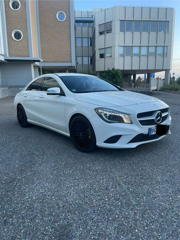 Mercedes-Benz Mercedes CLA 200 Urban