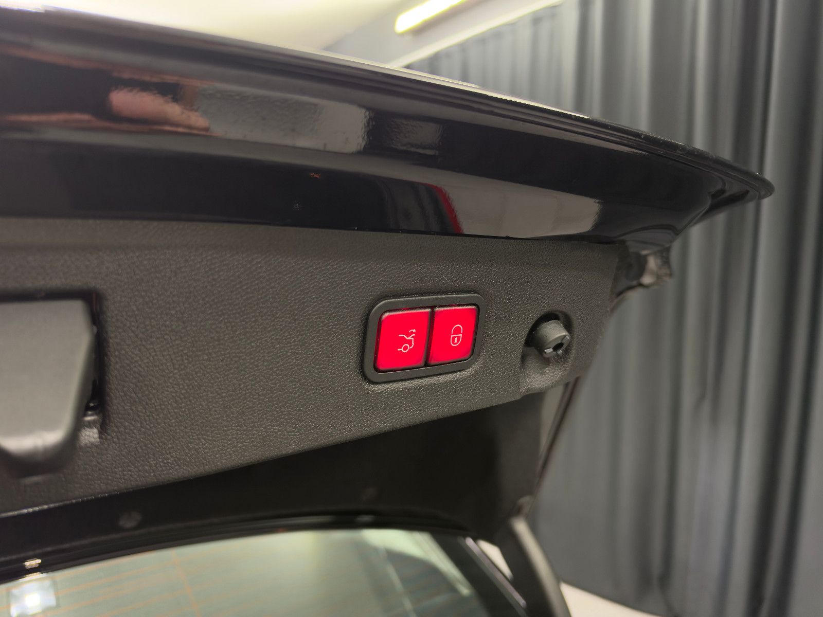 Fahrzeugabbildung Mercedes-Benz CLS 500 |AMG-LINE|H/K|PANO|AIR-MATIC|DE-FZG