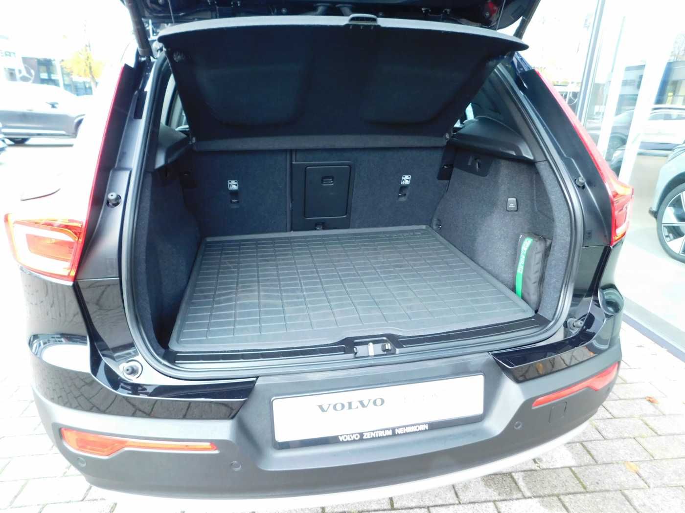 Fahrzeugabbildung Volvo XC40 B3 Core 'Leder, Sitzheizung'