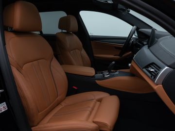 Fahrzeugabbildung BMW 540d xDr Tour M Sport Pano H/K Kamera 360° Air