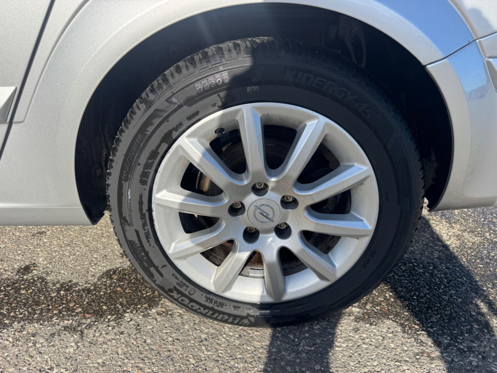 Opel Astra 2005 — photo 17