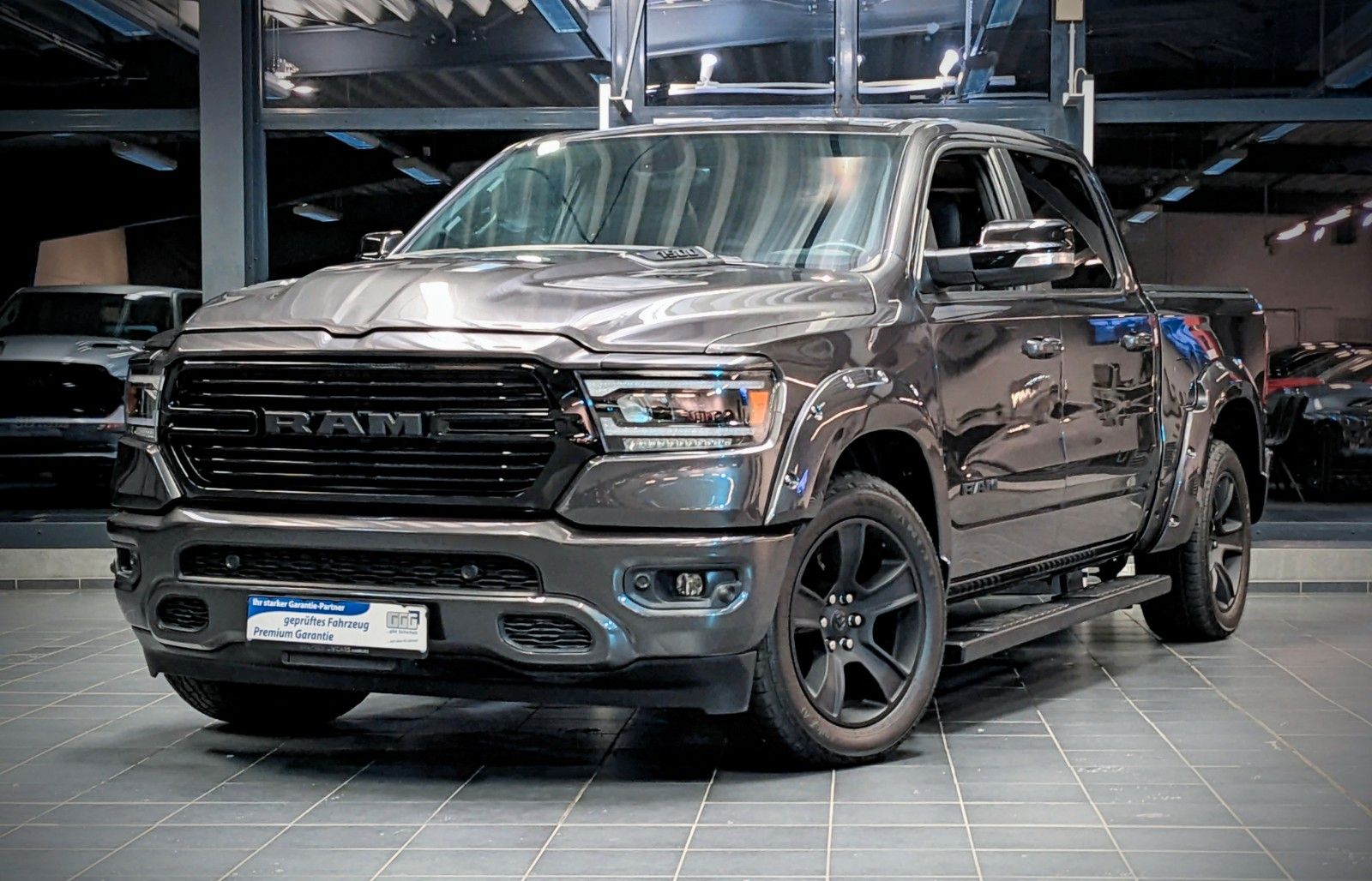 Dodge RAM 1500 Offroad,NightPacket, HEMI V8 12ZollTv