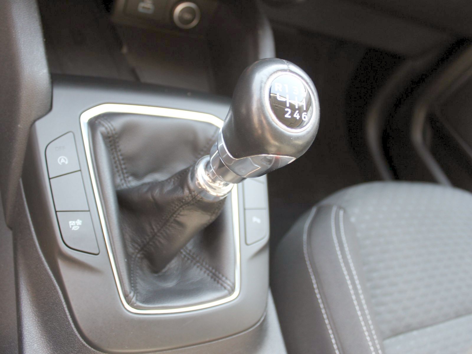 Fahrzeugabbildung Ford Kuga Cool & Connect 1,5 EcoBoost