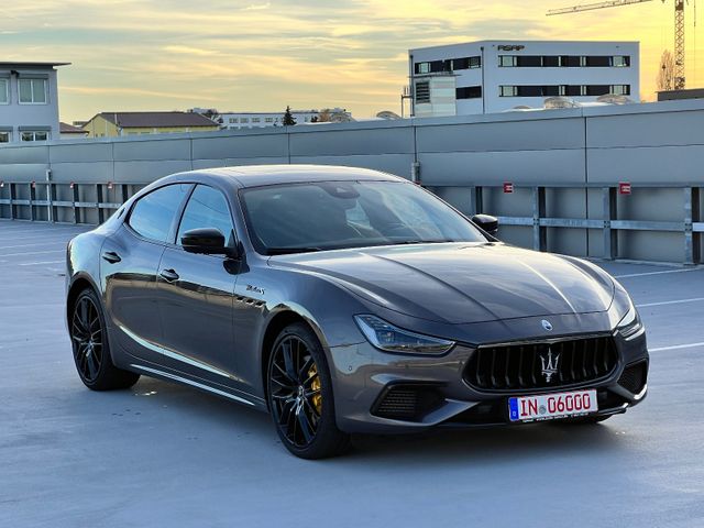 Maserati Ghibli Modena S Q4 6000km Vollaustattung