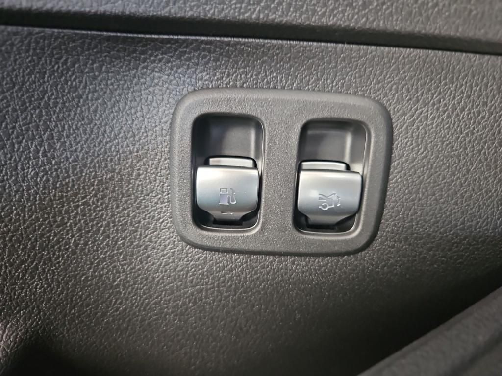 Fahrzeugabbildung Mercedes-Benz C 300 e T +EDITION-AMG+AHK+WINTER+DIGITAL+SOUND+