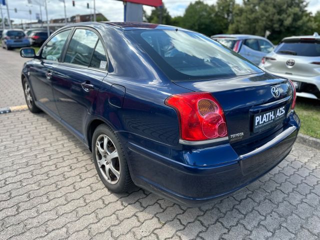 Toyota Avensis 1.8 Liftback
