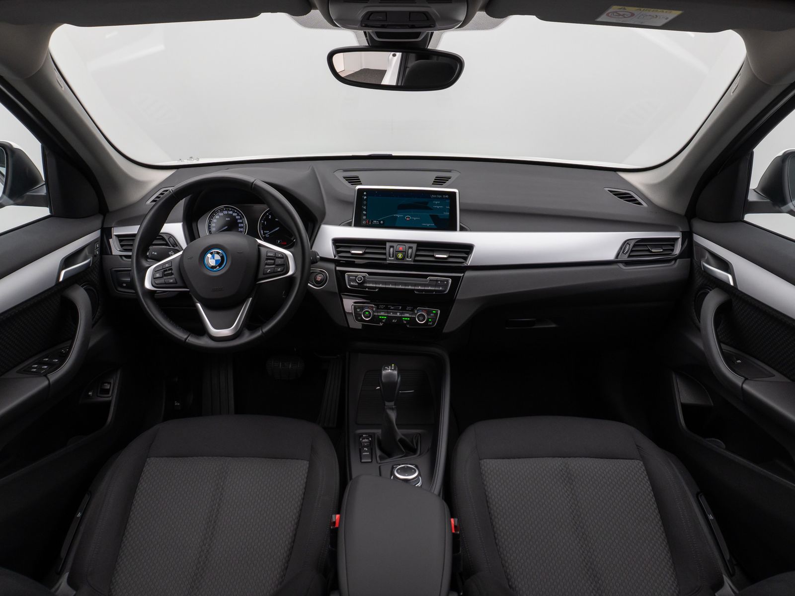 Fahrzeugabbildung BMW X1 xD25e Parkassist DAB AHK Geschwindigkeitsreg