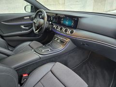 MERCEDES-BENZ E300 d 4Matic T-Modell Avantgarde Night MBUX AHK