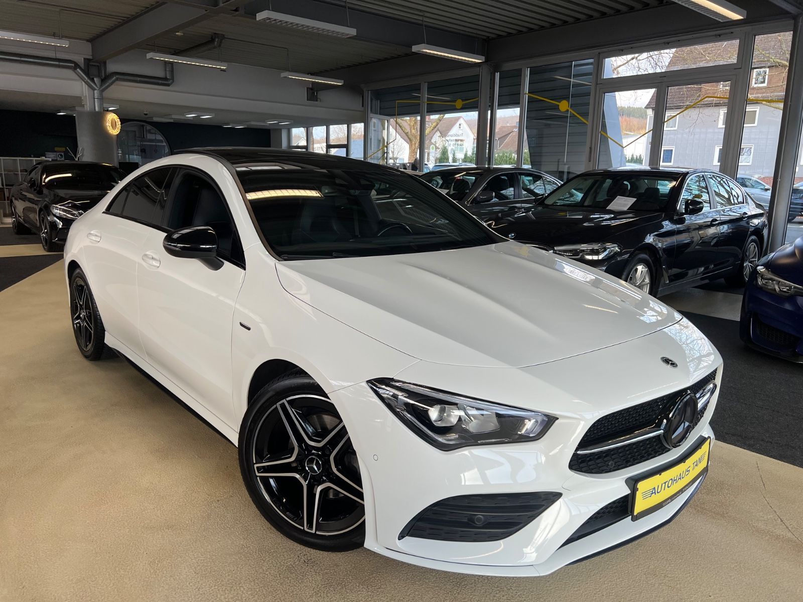 Fahrzeugabbildung Mercedes-Benz CLA 200 Edition AMG LINE *PANO*AMBIENTE*WIDE*