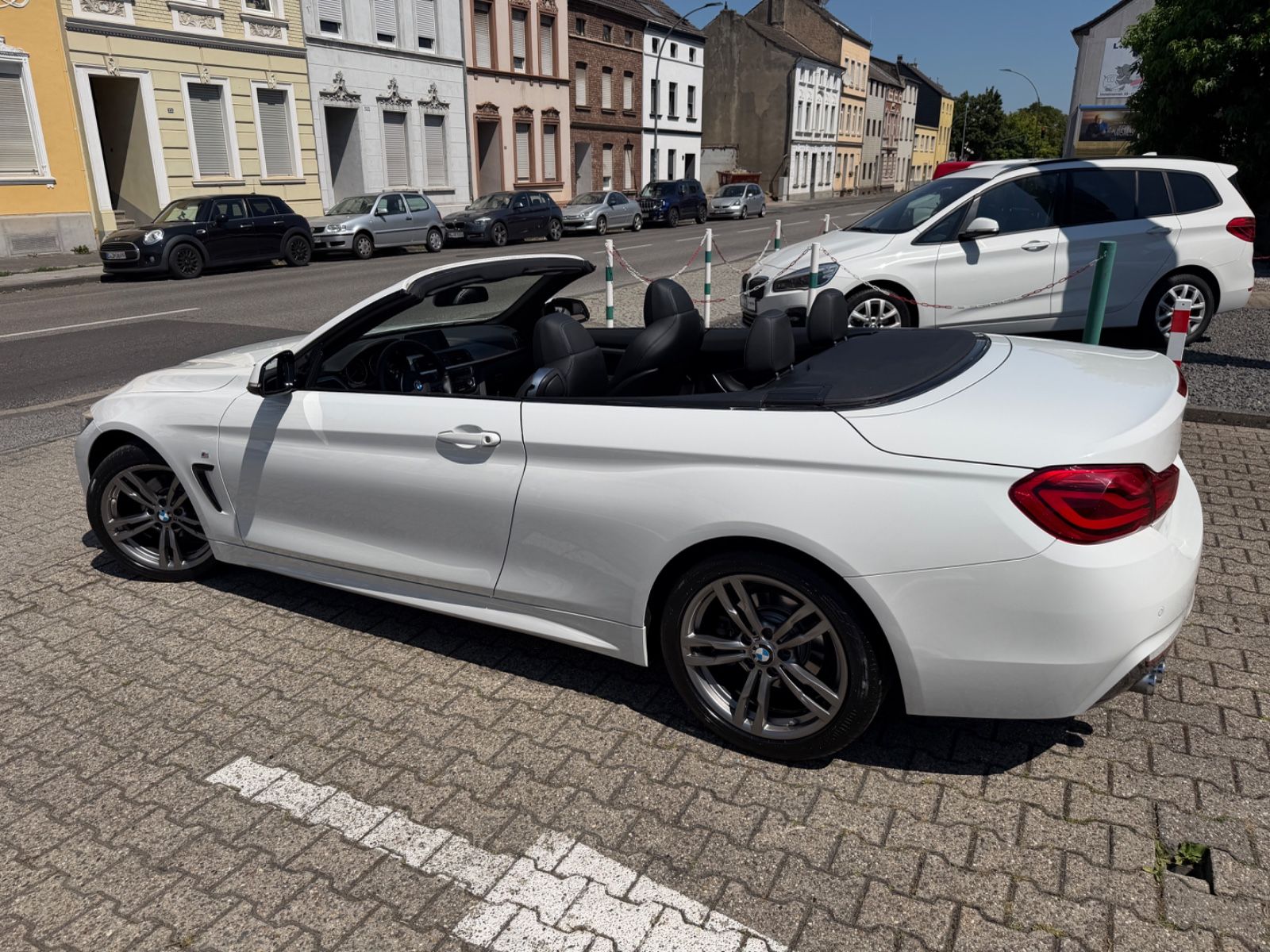 Fahrzeugabbildung BMW 420 i Cabrio M SPORT 1-HAND NAVI AUTOMATIK LED
