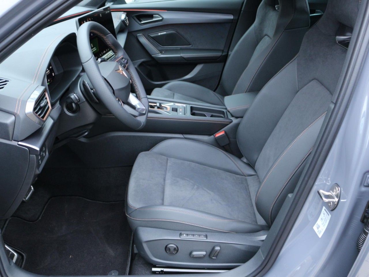 Fahrzeugabbildung CUPRA Formentor VZ 2.0 TSI 333 PS 7-Gang-DSG 4Drive