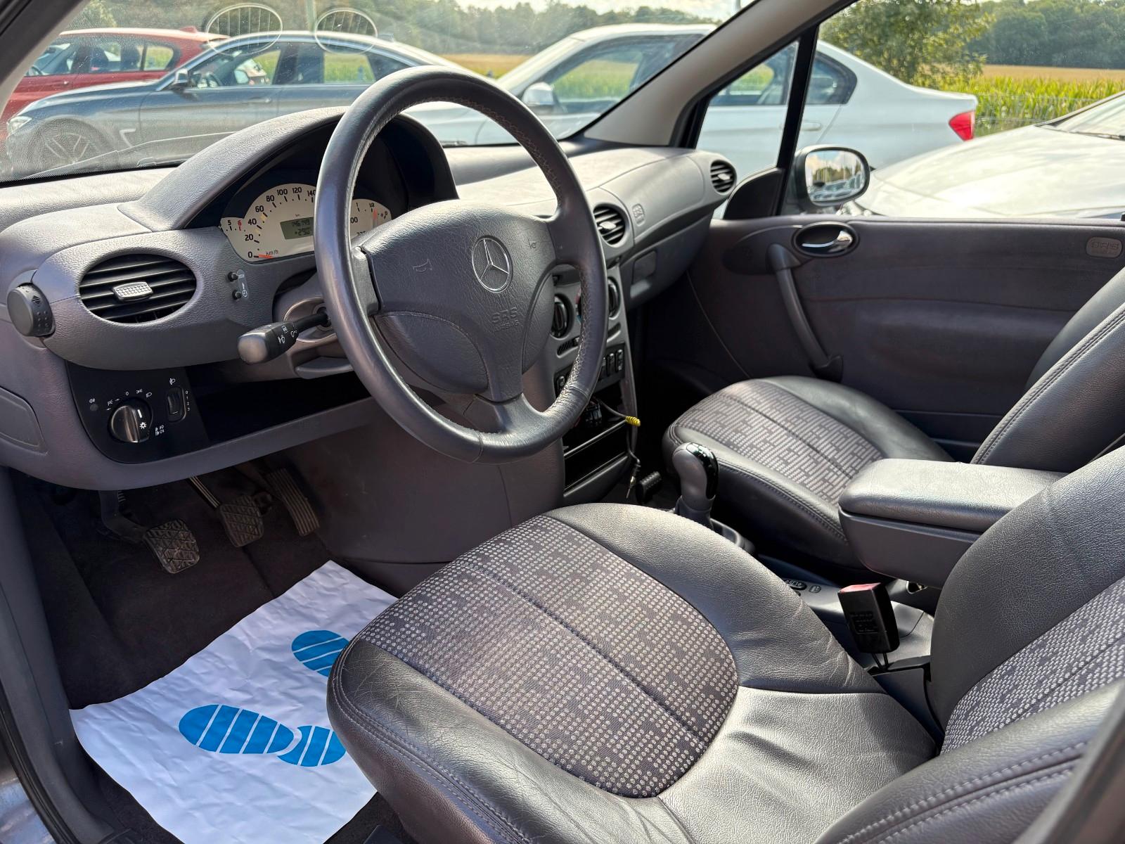 Mercedes-Benz A 190 AVANTGARDE Panorama Klima TÜV 09/2028 LMR