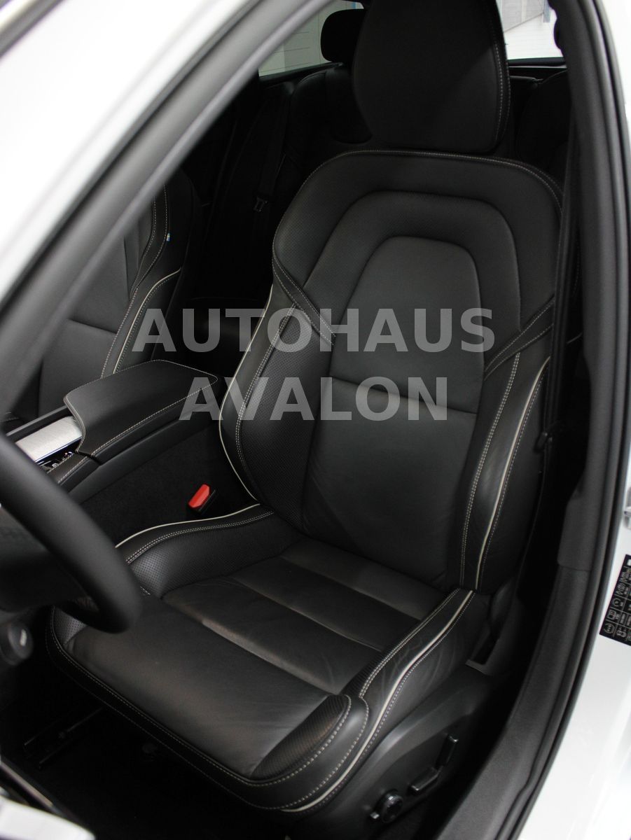 Volvo V90 AWD*Ultimate Dark*R-Design~B&W®~PANO~FOUR-C foto 18