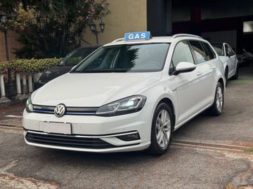 Volkswagen Golf - 1