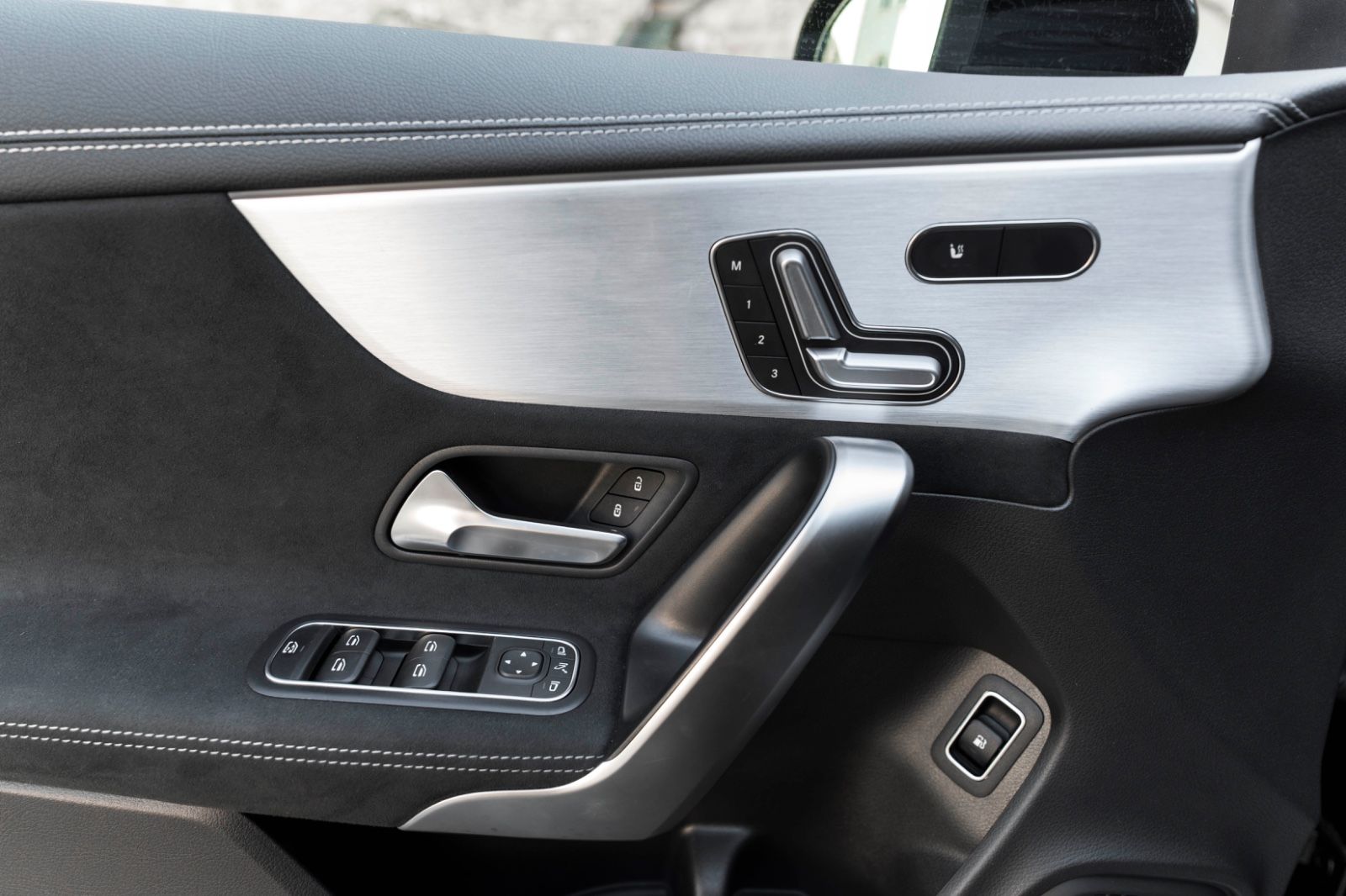 Fahrzeugabbildung Mercedes-Benz CLA 250e Shooting Brake AMG-LINE LED KAM 8FACH