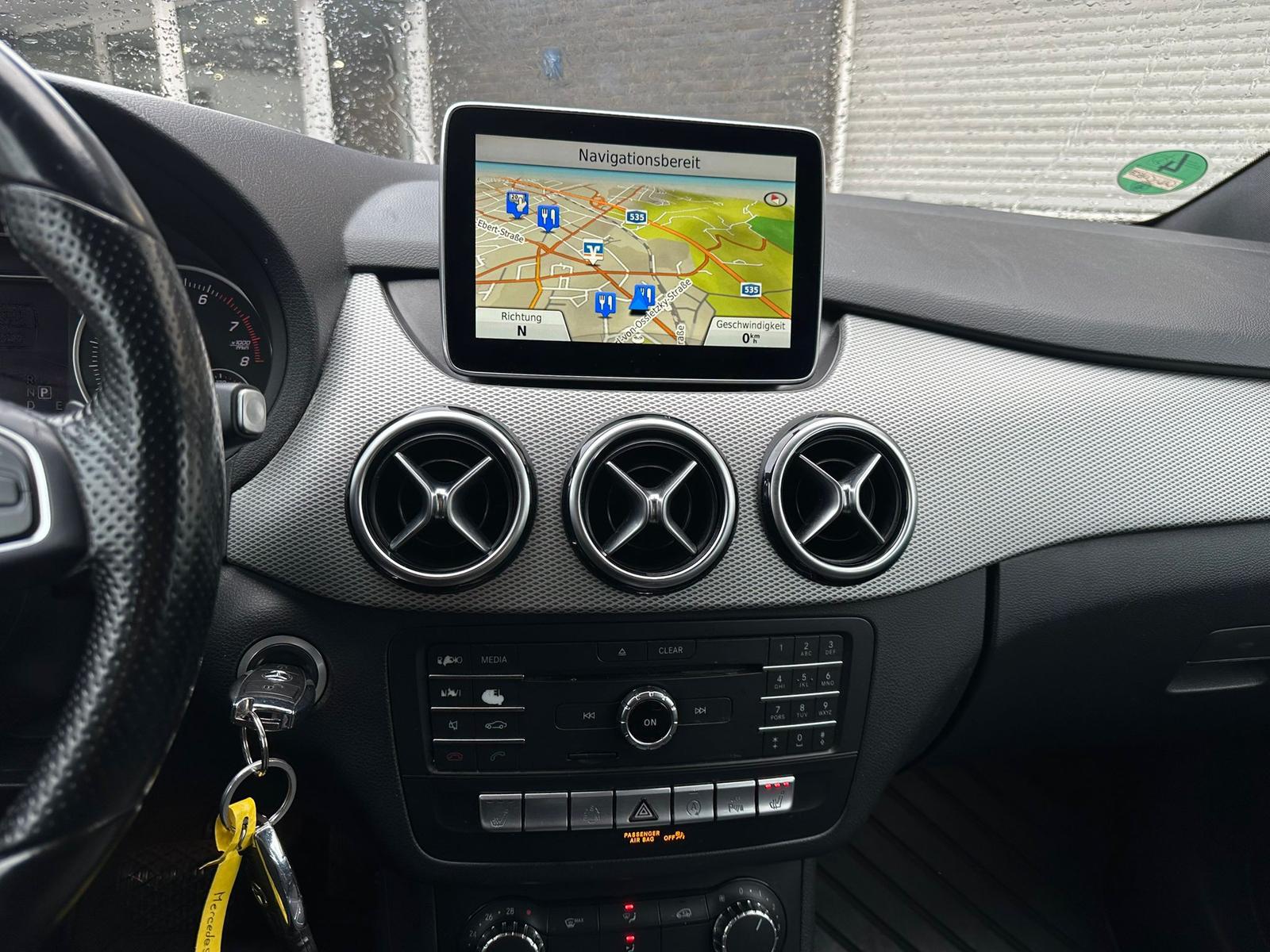 Mercedes-Benz B 180 *AUTOMATIK*KAMERA*NAVI*TEMP*LED*SHZ*LMF