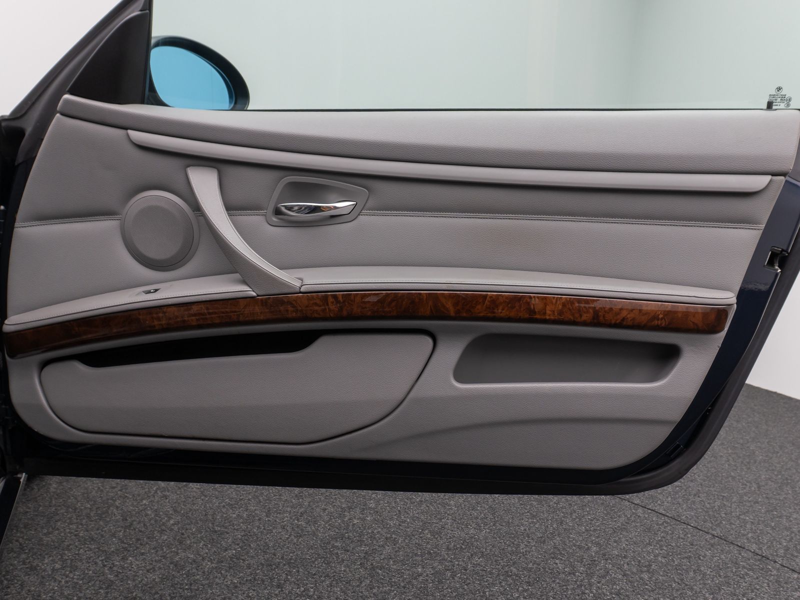 Fahrzeugabbildung BMW 320i Cabrio PDC Navi Sitzhzg Xenon 8fach Sport