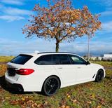 BMW 540i xDrive Touring, Standheizung, 360 Kamera  - BMW 540: Weiß
