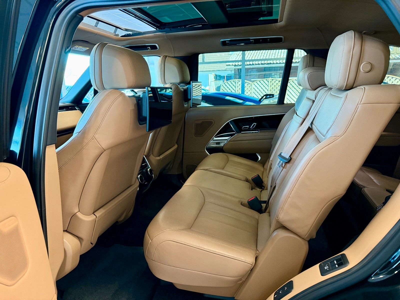 Fahrzeugabbildung Land Rover Range Rover LWB P530 Autobiography 7-Sitzer/23"