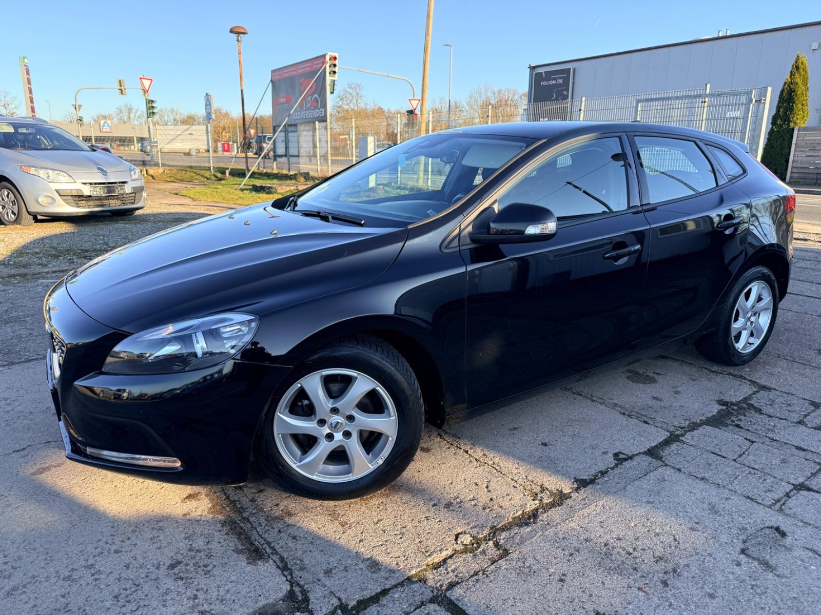 Volvo V40 Kinetic Navi.Klima. Tüv Hu Neu