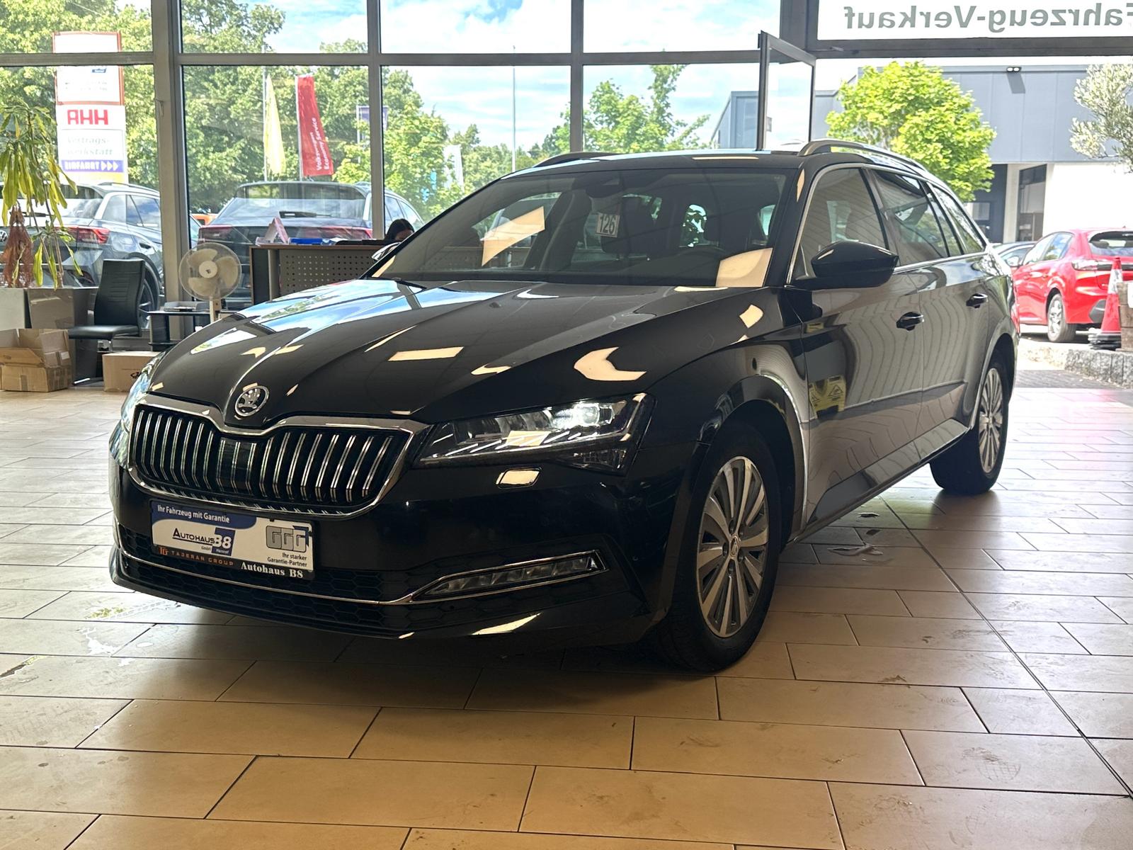 Skoda Superb Style*SHZ*DSG*LED*ACC*R.Cam*Memory*Digi*