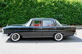 Mercedes-Benz 220 SEB Oldtimer - Mercedes-Benz 220: Rot