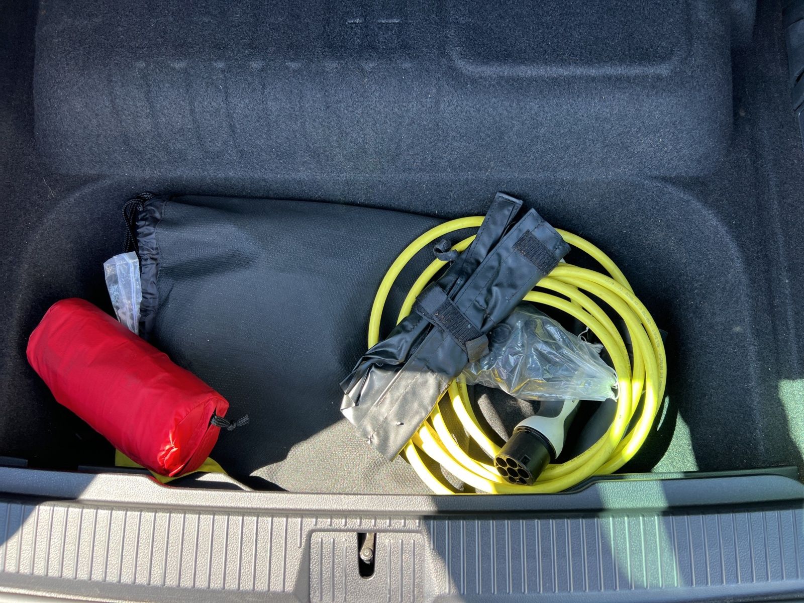 Fahrzeugabbildung Volkswagen Passat Variant GTE LED Navi ACC RFK SH LM