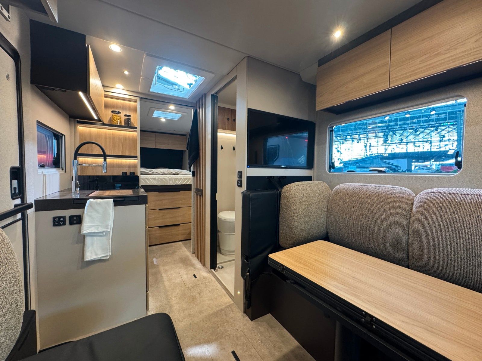 Fahrzeugabbildung Bürstner Signature SFT 7.5 NEUHEIT MODELL 2026!