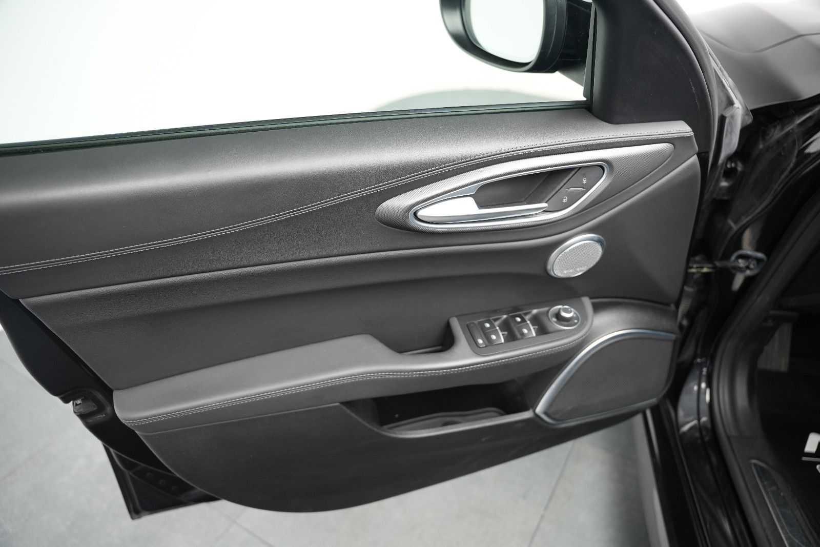 Fahrzeugabbildung Alfa Romeo Giulia Veloce *Harman&Kardon*Memory*Kamera*Navi