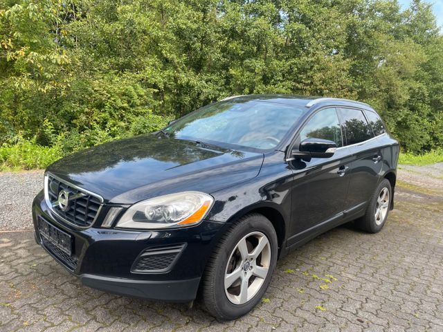 Volvo XC 60  Summum AWD,2.4 D ,Webasto,Leder,AHK,