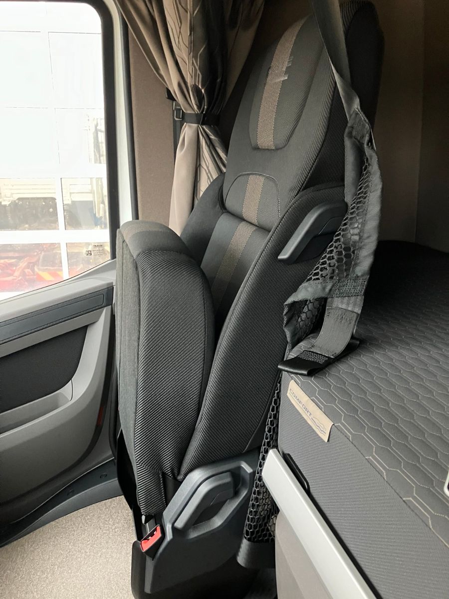 Fahrzeugabbildung DAF XF 450 FT mit ADR