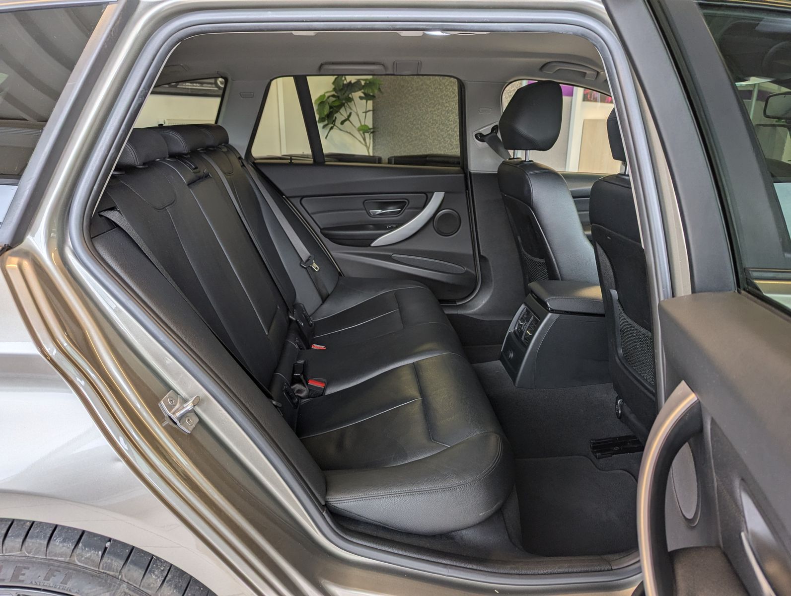 BMW 320 d Advantage Kamera Leder Sitzheizung - Image 14