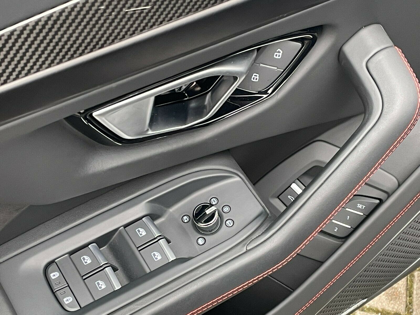 Fahrzeugabbildung Lamborghini Urus LP650 *PANO*Carbon*HeUp*23*Miete*Mietkauf*