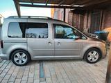 Volkswagen Caddy 1,4TSI 92kW DSG Rollstuhl geeignet  - Volkswagen Caddy: Van, 1.9