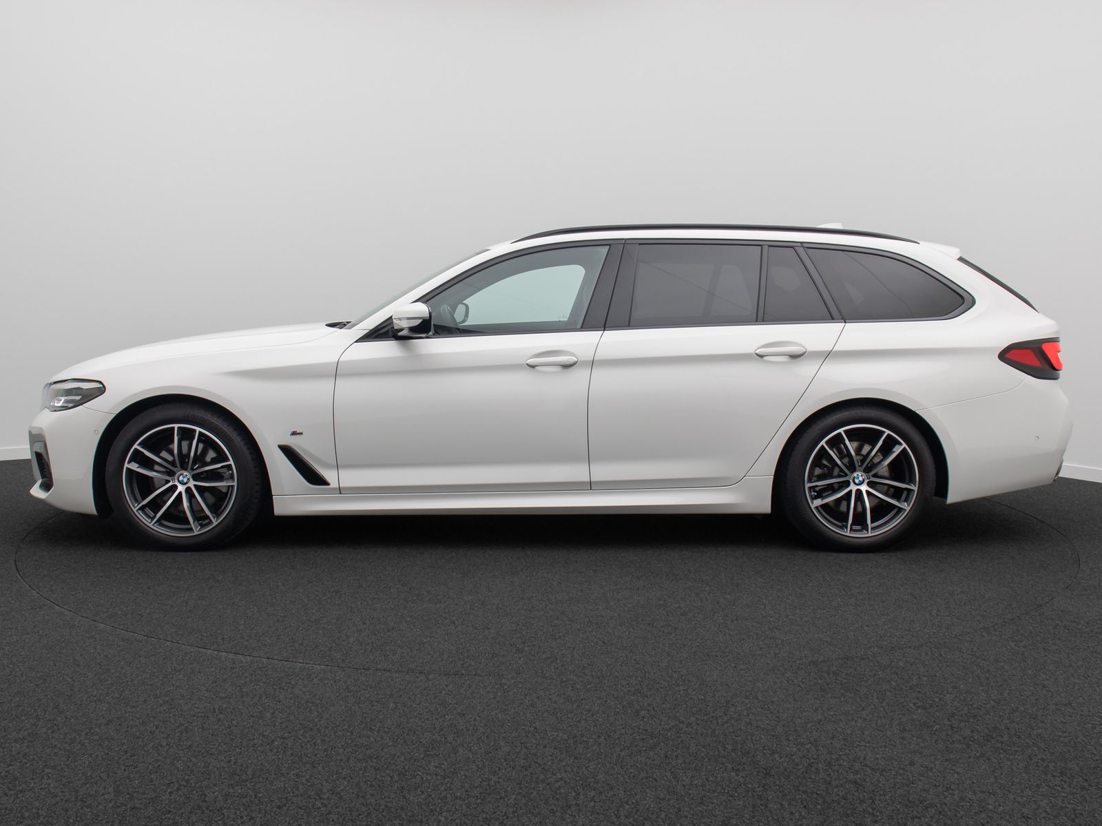 Fahrzeugabbildung BMW 520d M Sport DAB Alarm PDC Geschwindigreg Leder