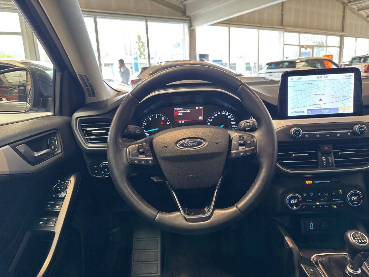 Fahrzeugabbildung Ford Focus Turnier Cool & Connect 1.0 EcoBoost Mild-H