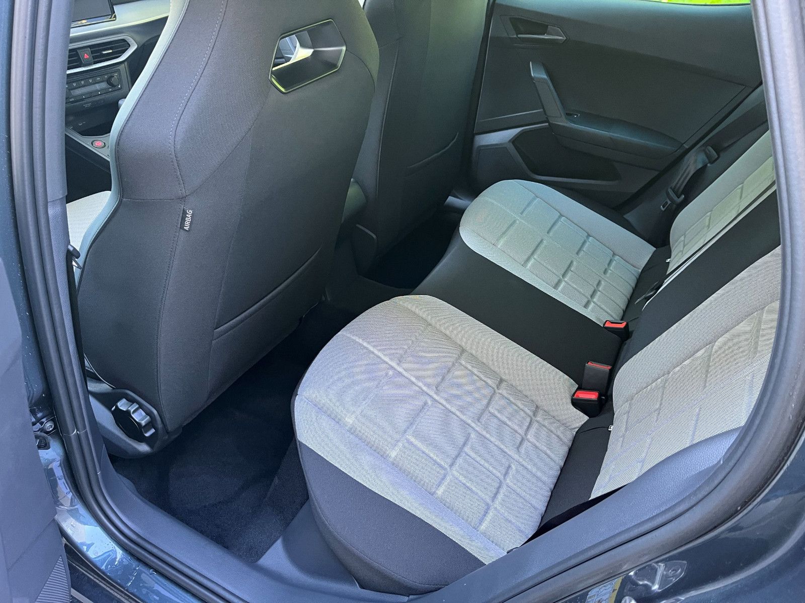 Fahrzeugabbildung SEAT Ibiza 1.5 TSI 110 kW FR DSG 18" NEUES MODELL