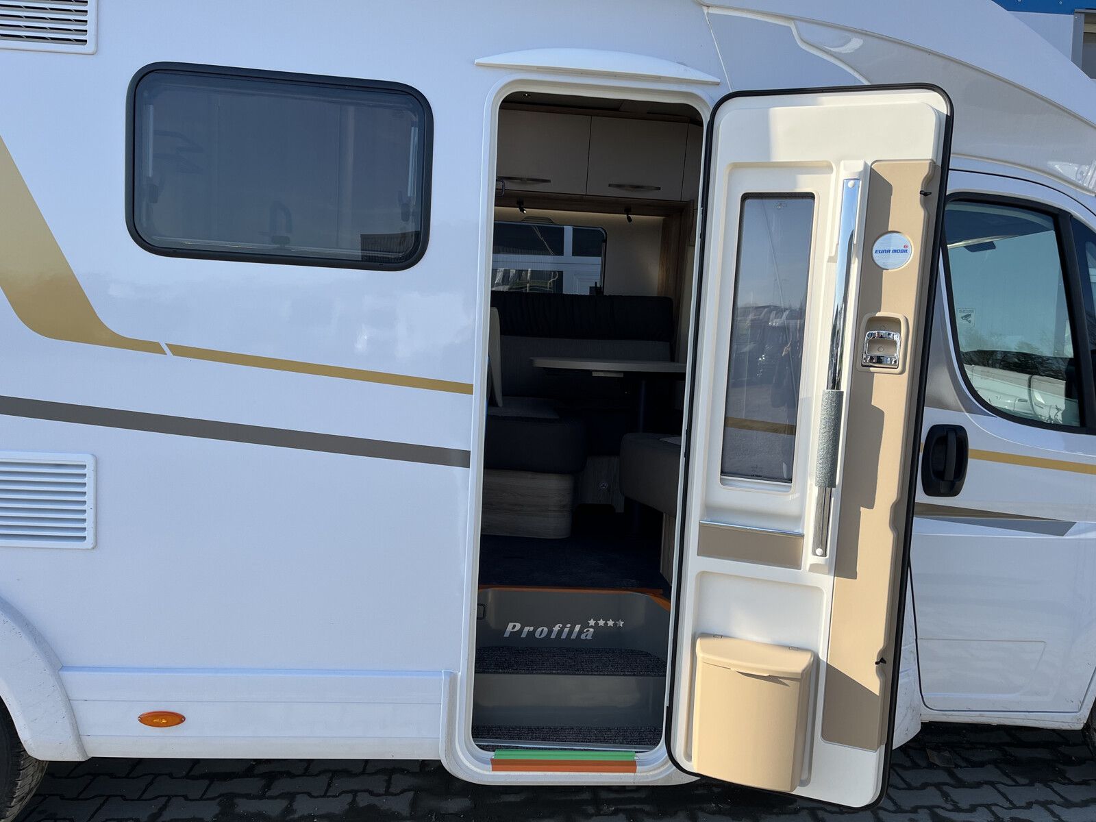Fahrzeugabbildung Eura Mobil Profila T PT 660 EB Dachklima/Mark./Mondial